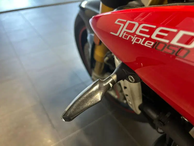 Triumph Speed Triple 1050 R ABS (2016 - 17) (12)