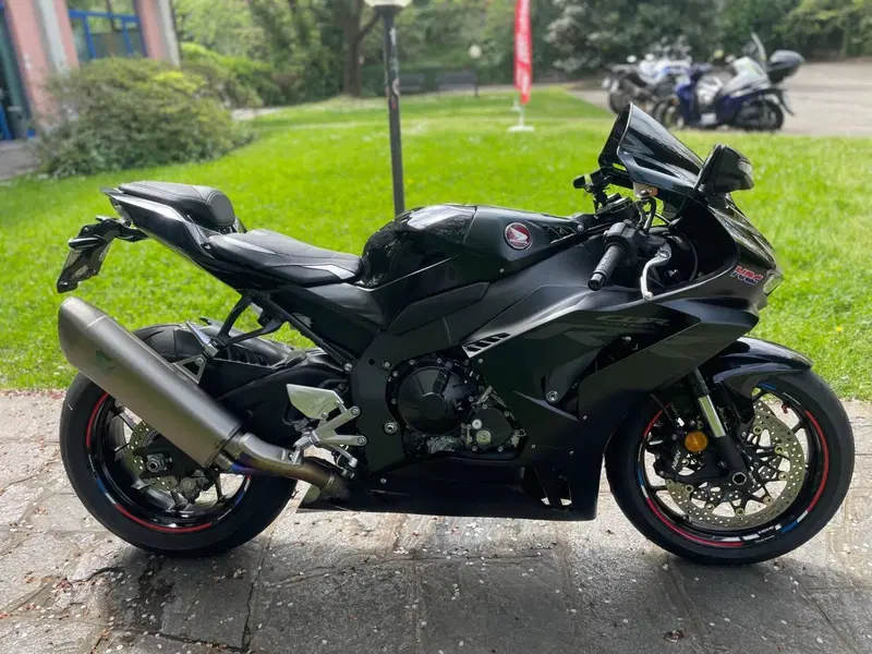 Honda CBR 1000 RR-R Fireblade (2020 - 21) (3)