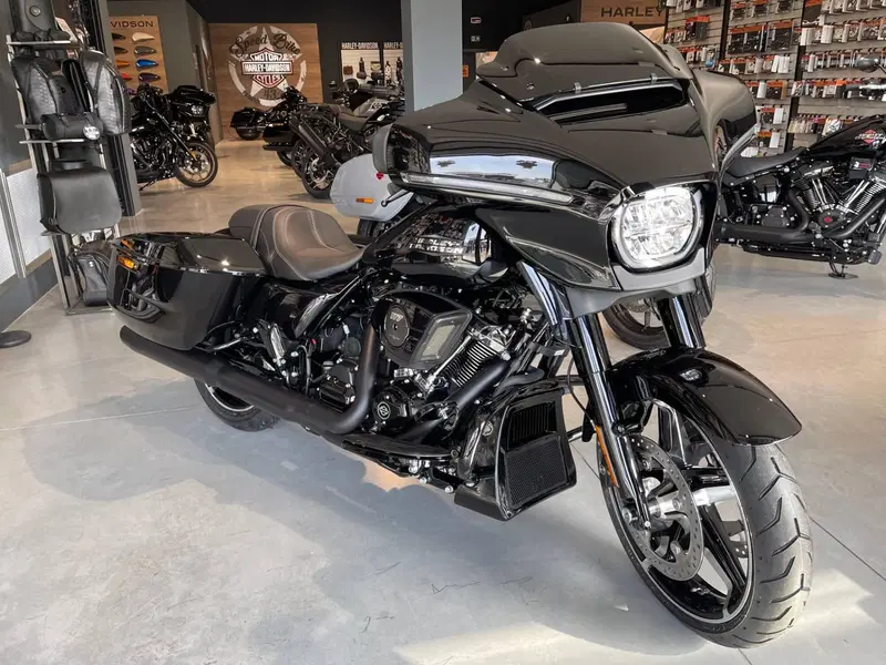 Harley-Davidson Street Glide (2024 - 26)