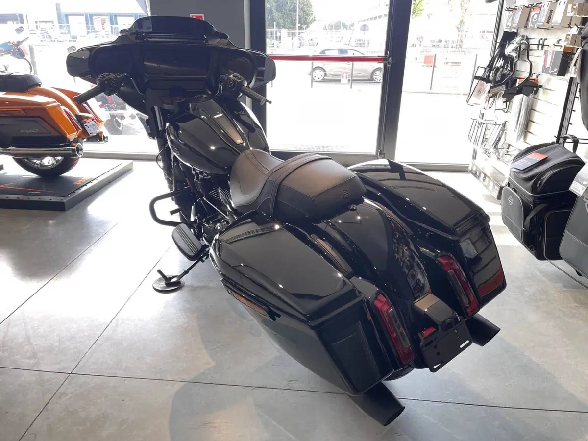Harley-Davidson Street Glide (2024 - 26) (5)