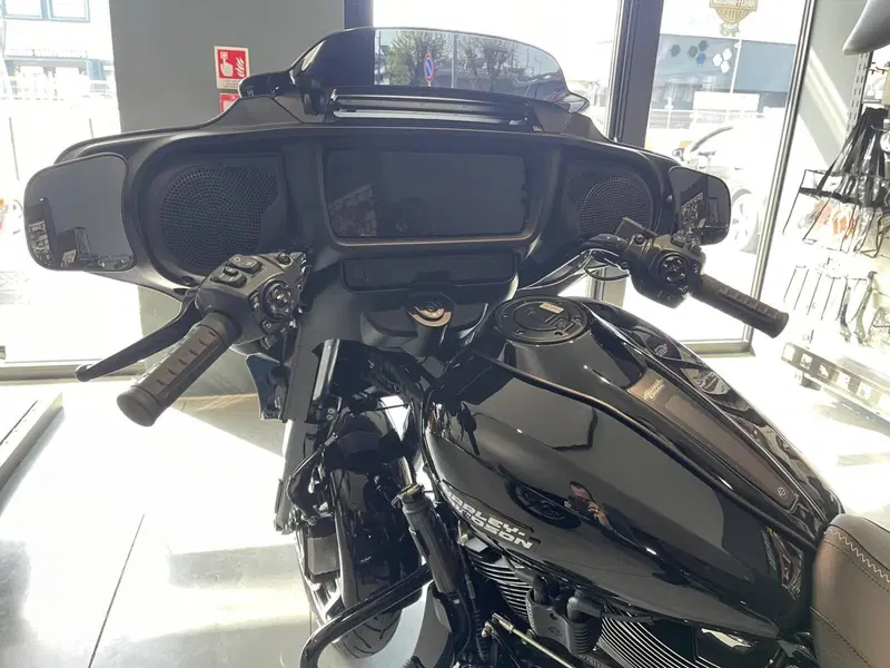 Harley-Davidson Street Glide (2024 - 26) (6)