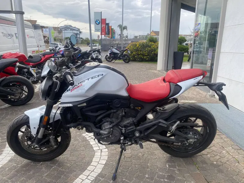 Ducati Monster 937 + (2021 - 25) (2)