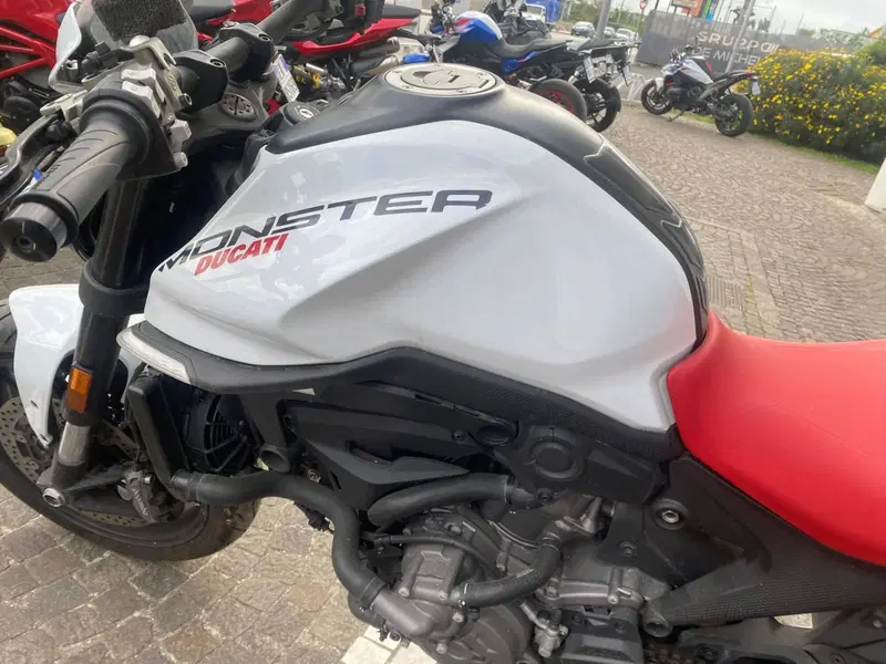 Ducati Monster 937 + (2021 - 25) (6)