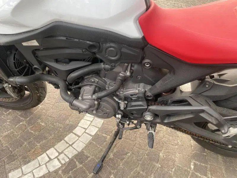 Ducati Monster 937 + (2021 - 25) (10)