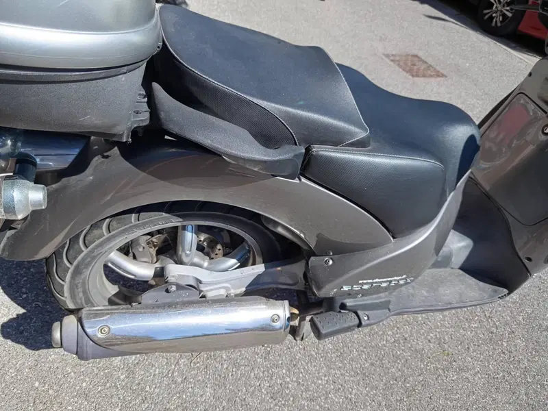 Aprilia Scarabeo 250 GT (2004 - 07) (4)