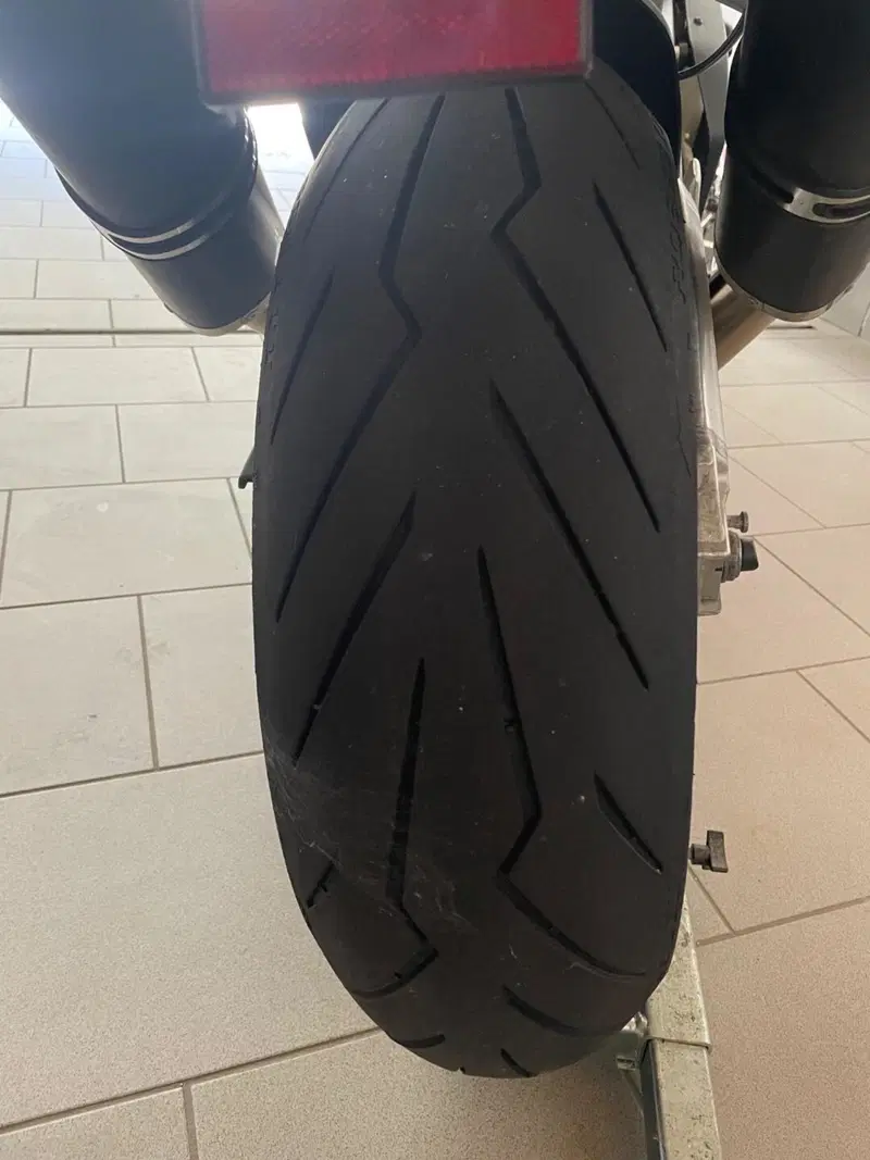 Aprilia RSV 1000 R (2004 - 05) (7)
