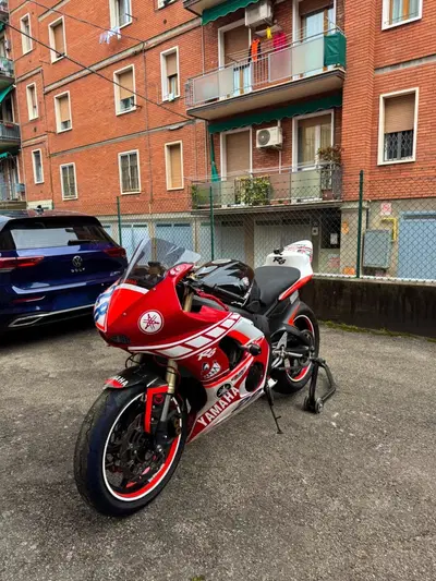 Yamaha YZF R6 (2005) usata