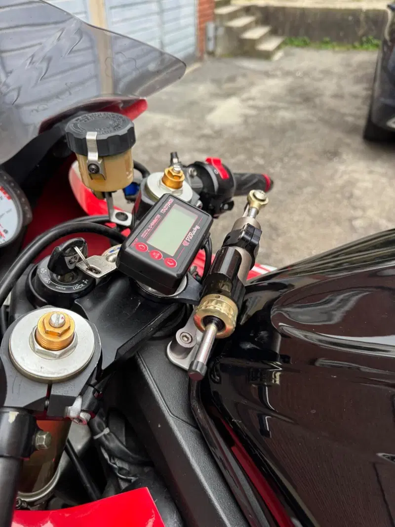 Yamaha YZF R6 (2005) (10)
