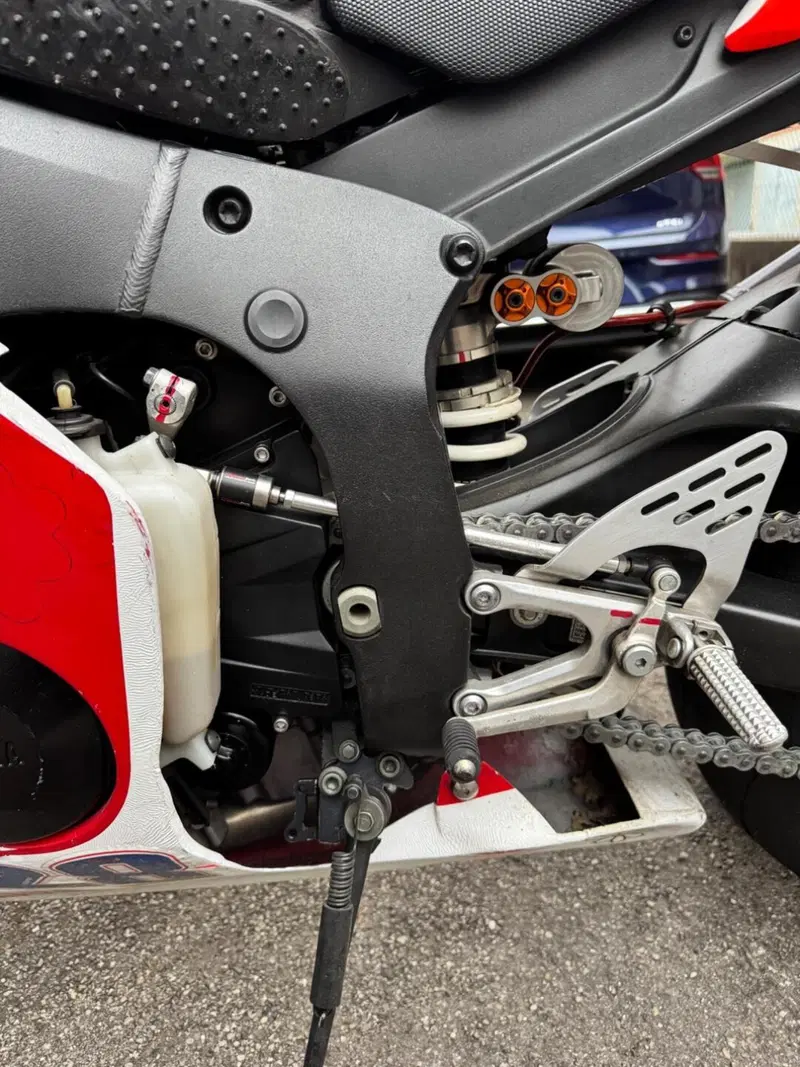 Yamaha YZF R6 (2005) (11)