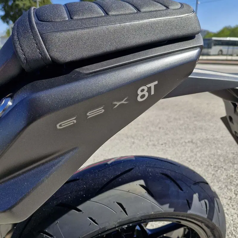 Suzuki GSX-8T (2025 - 26) (7)