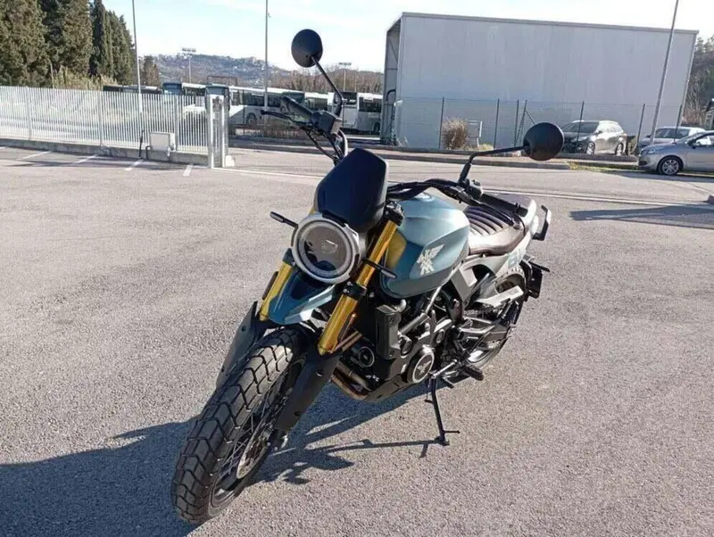 Moto Morini SEIEMMEZZO SCR (2022 - 26) (4)