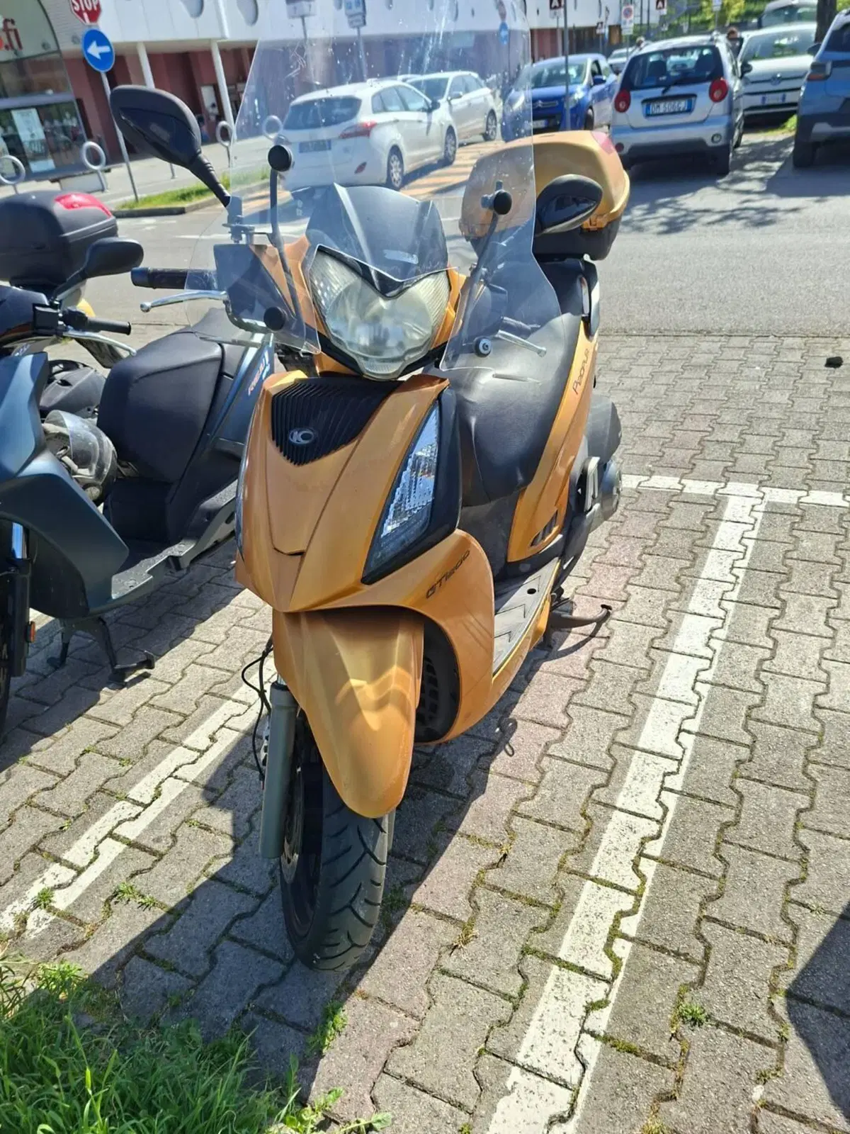 Kymco People 200i GT (2010 - 17) (2)