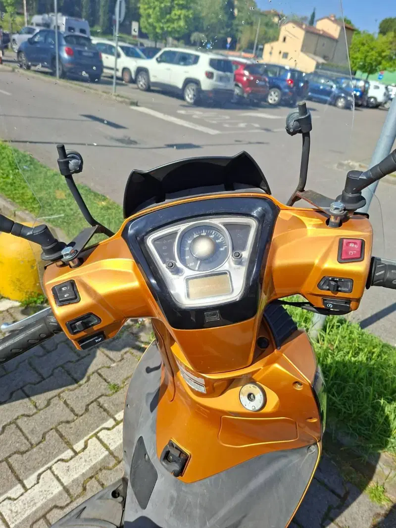 Kymco People 200i GT (2010 - 17) (4)