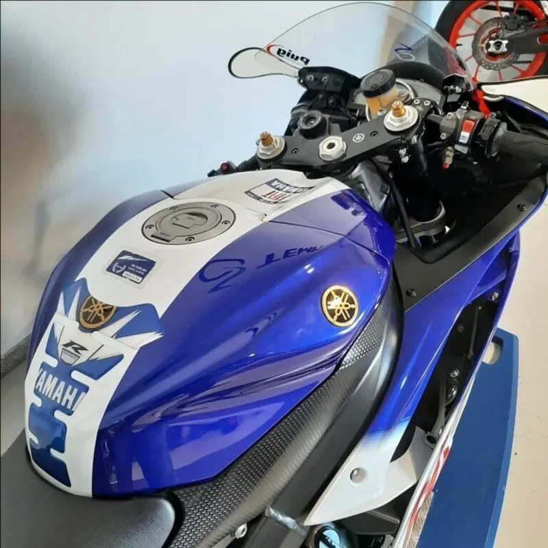Yamaha YZF R6 (2008 - 09) (4)