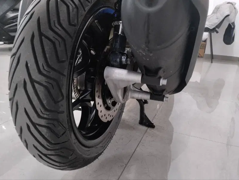 Piaggio Medley 200 S (2025 - 26) (7)