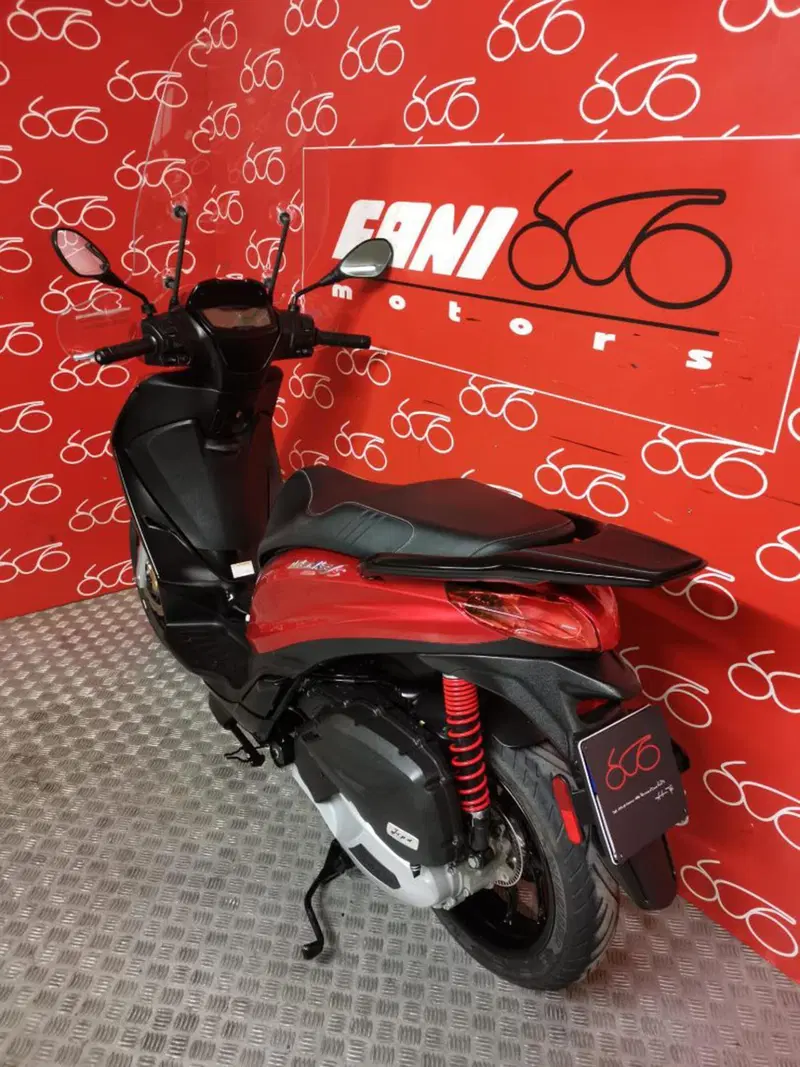 Piaggio Medley 125 S ABS (2021 - 24) (4)
