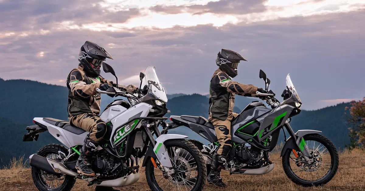 Kawasaki KLE500, il primo tagliando e il supporto per smartphone sono inclusi nel prezzo