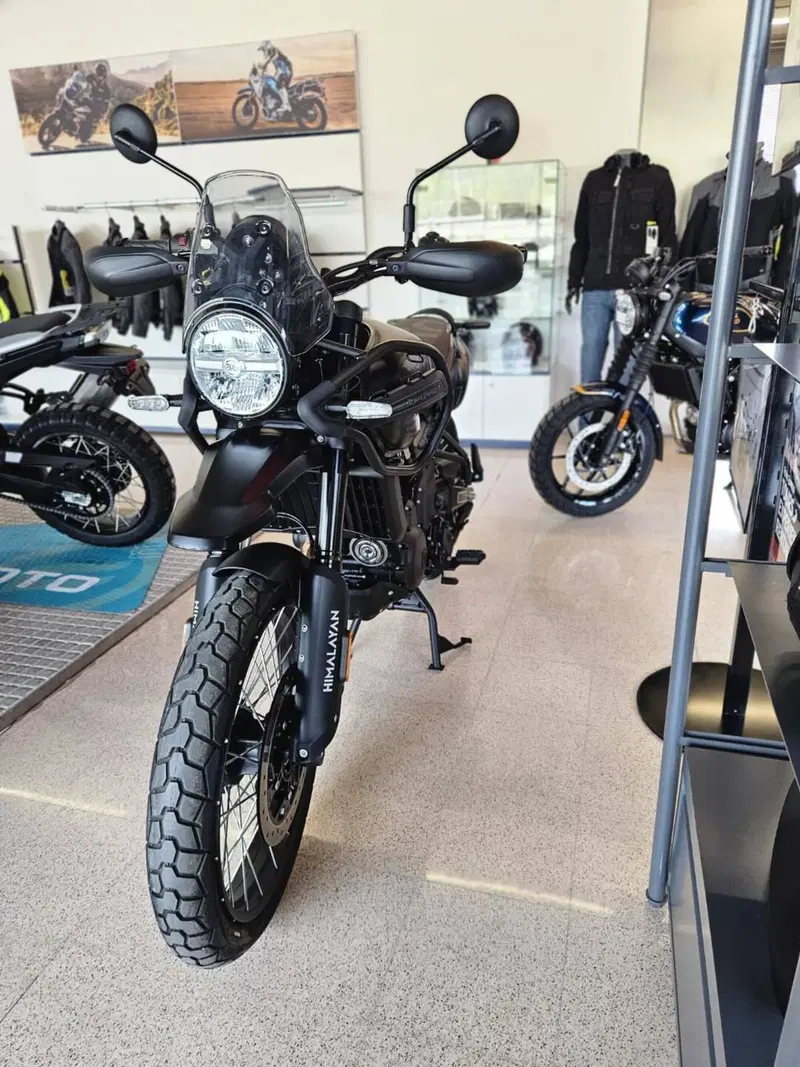 Royal Enfield Himalayan 450 Mana Black (2026) (2)