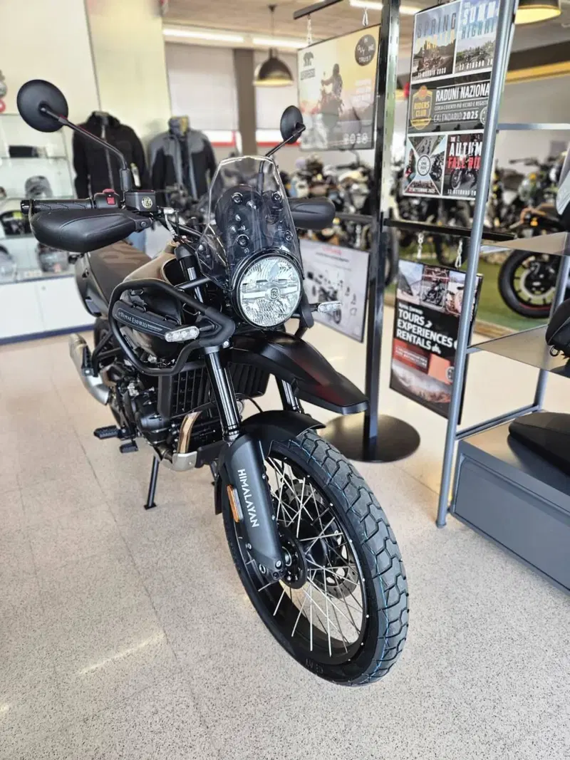 Royal Enfield Himalayan 450 Mana Black (2026) (4)