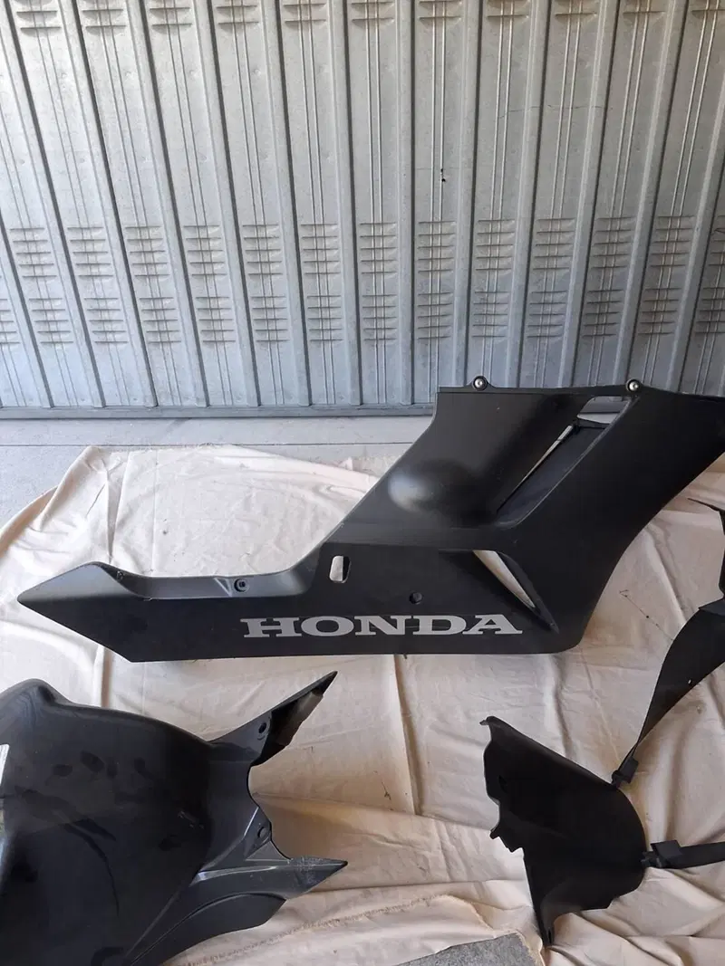 Parti originali nuovi Honda Cbr 1000rr 2005 (2)