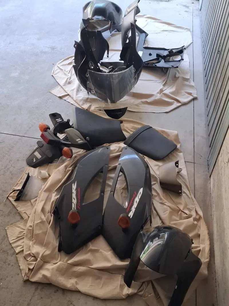 Parti originali nuovi Honda Cbr 1000rr 2005 (3)