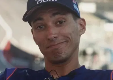 MotoGP 2026. Toprak Razgatlioglu risponde alle domande dei fan: Come fare uno stoppie? Facile, usa il freno davanti! [VIDEO]