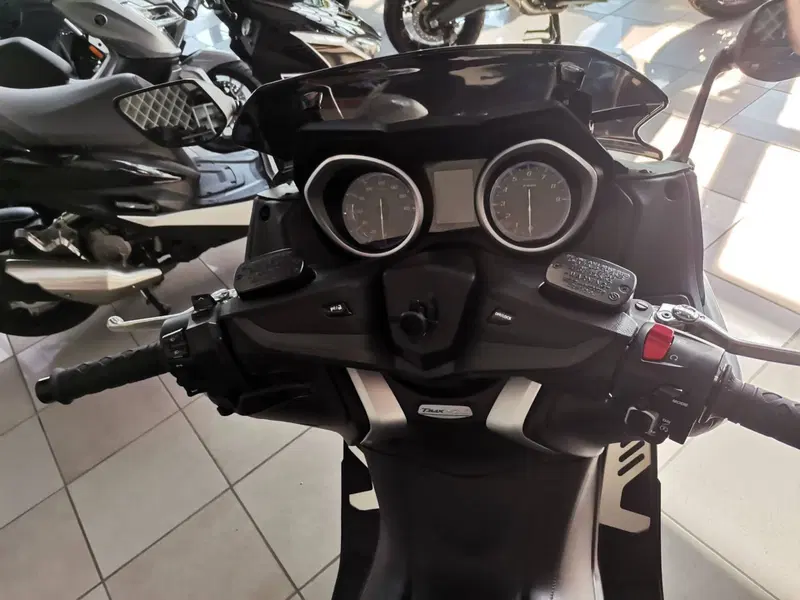 Yamaha T-Max 530 SX (2017 - 19) (4)