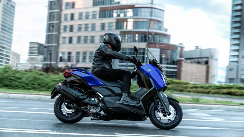 Yamaha X-Max 300 (2025 - 26) (3)