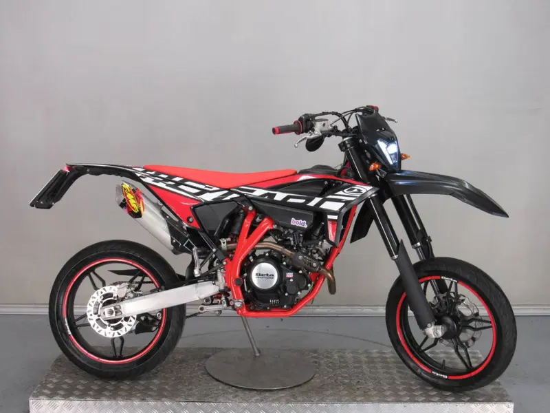 Betamotor RR 125 4T Motard LC (2021 - 23) (2)