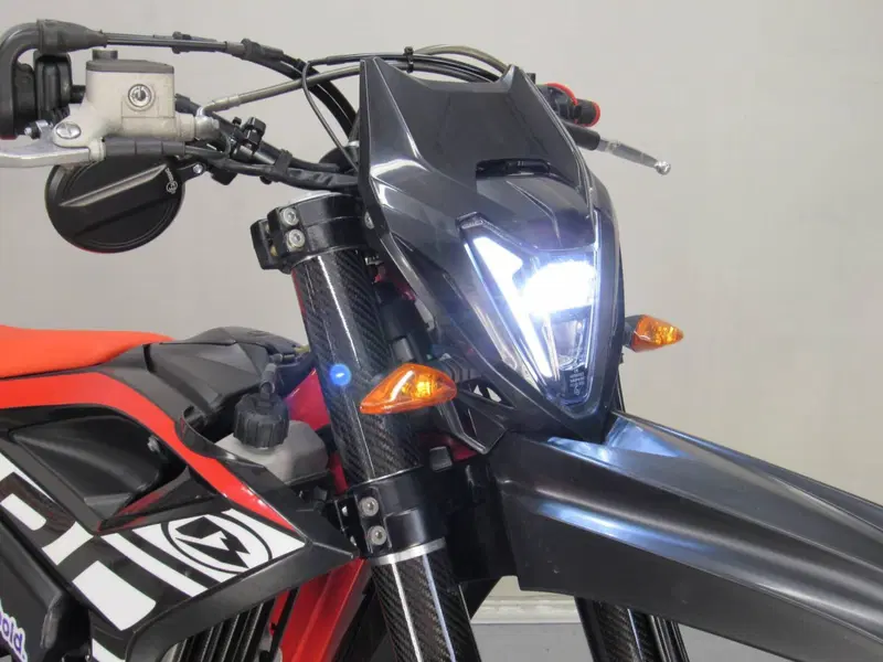 Betamotor RR 125 4T Motard LC (2021 - 23) (10)