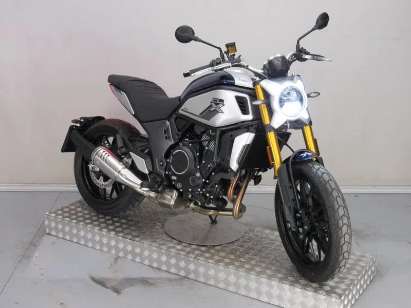 CFMOTO 700CL-X Heritage (2021 - 26) (3)