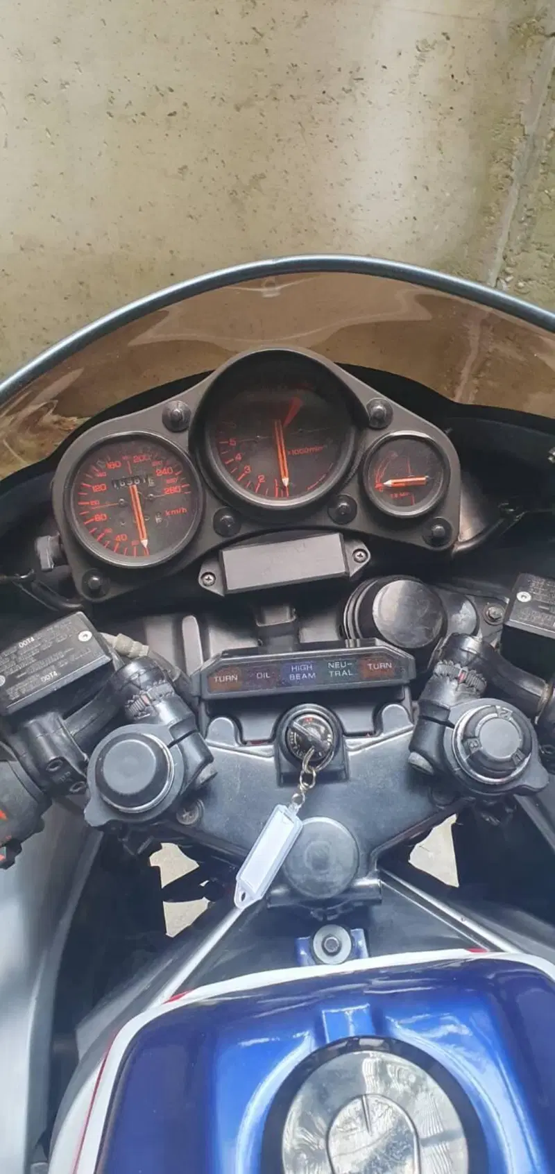 Honda VF 1000 F (1985 - 87) (5)