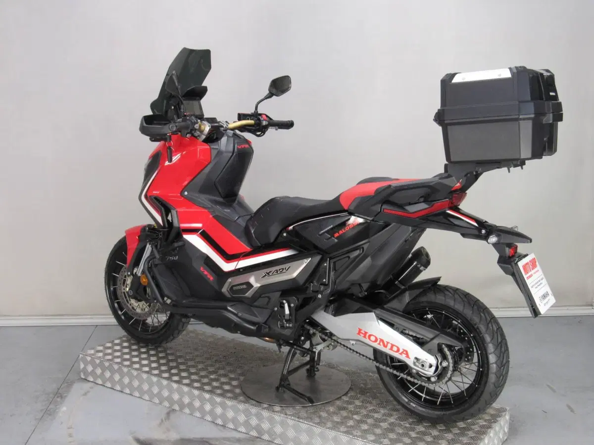 Honda X-ADV 750 (2017) (6)