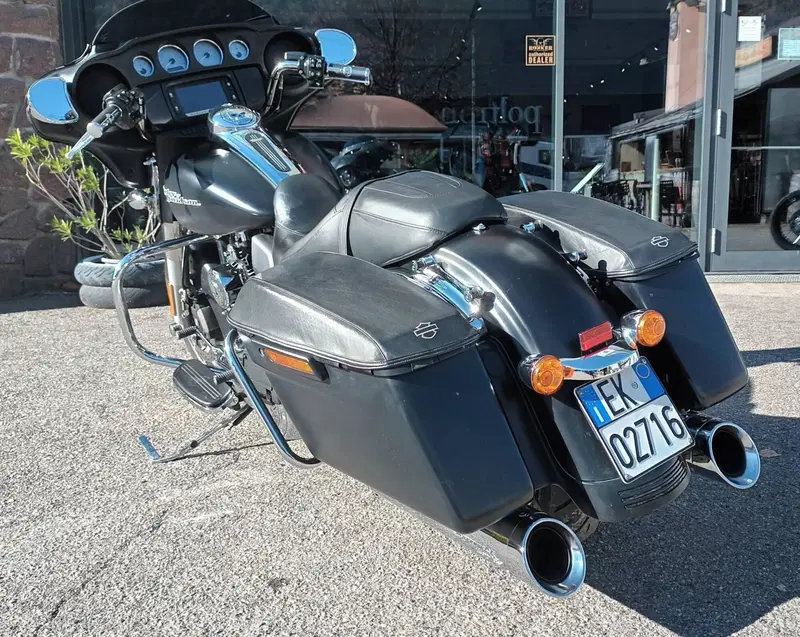 Harley-Davidson 107 Street Glide Special (2017 - 19) - FLHXS (3)