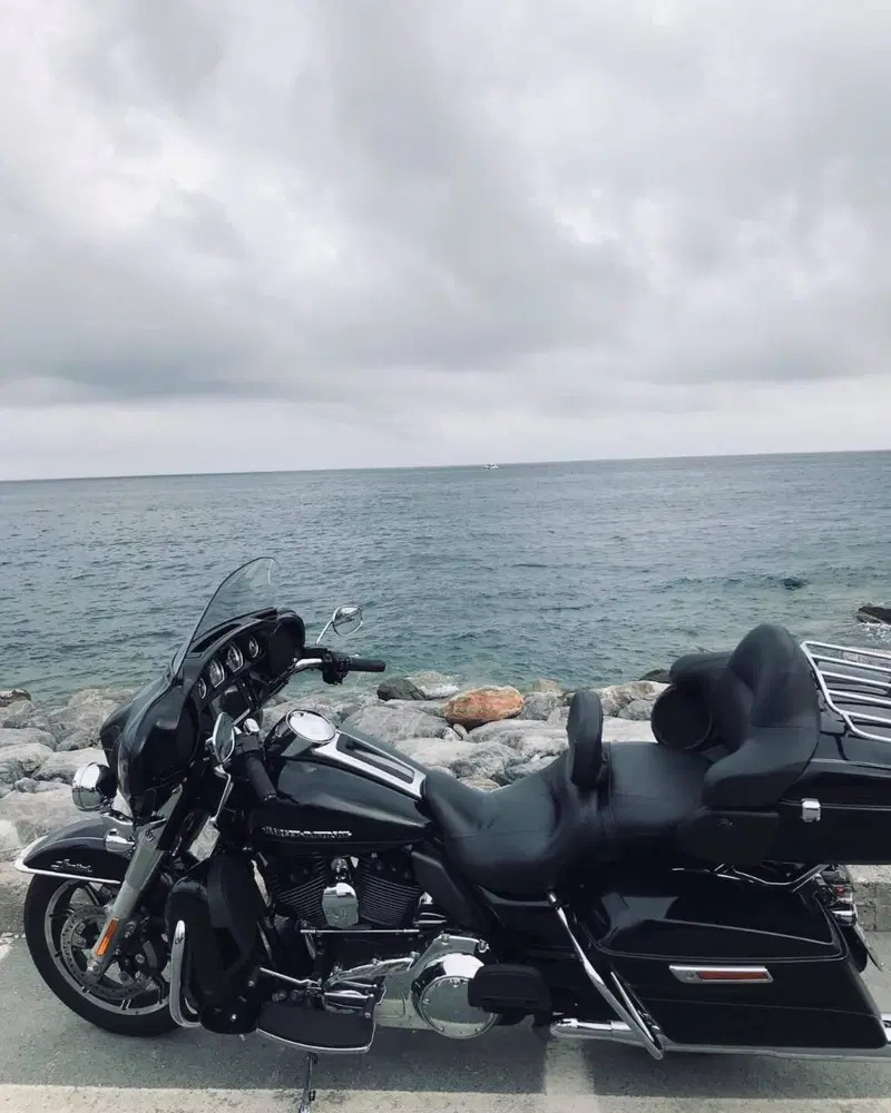 Harley-Davidson 1690 Electra Glide Ultra Limited (2016) - FLHTK (2)