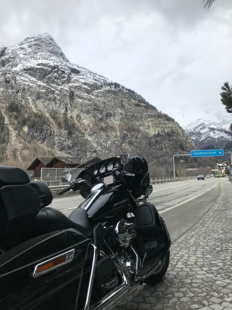 Harley-Davidson 1690 Electra Glide Ultra Limited (2016) - FLHTK (4)