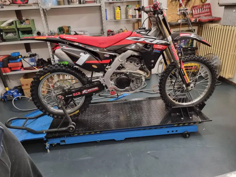Honda CRF 250R (2020) (2)