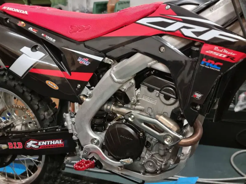 Honda CRF 250R (2020) (9)