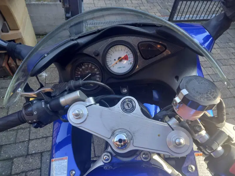 Suzuki SV 650 (1999 - 02) (3)