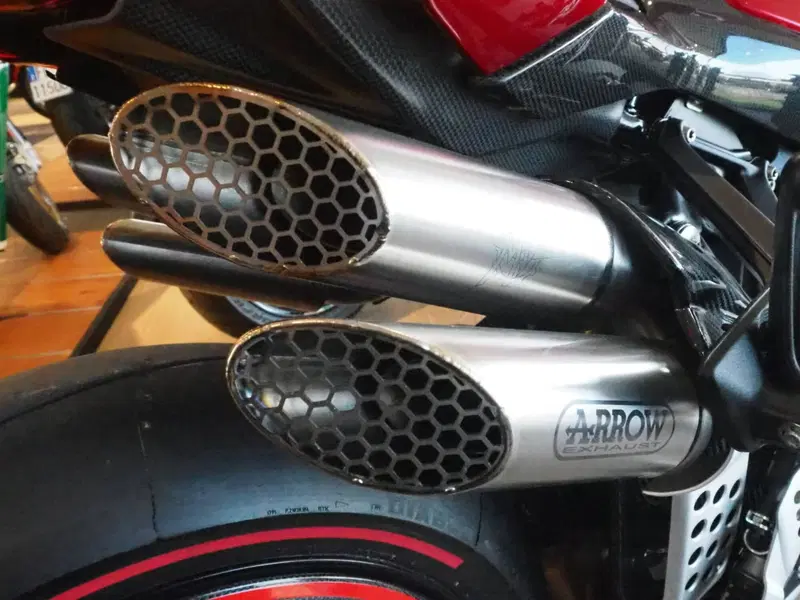 MV Agusta Brutale 1000 RR (2021 - 25) (4)