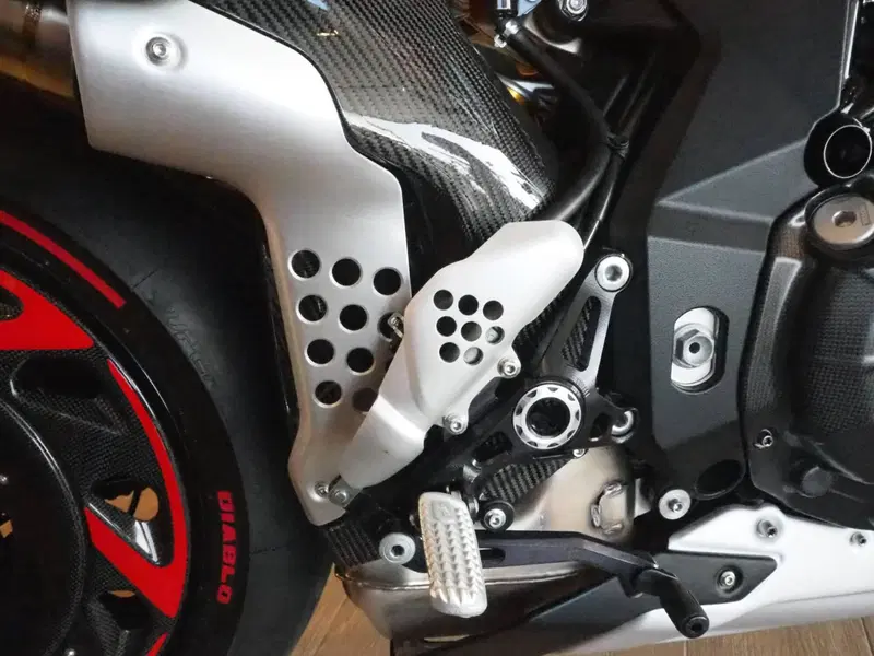 MV Agusta Brutale 1000 RR (2021 - 25) (5)