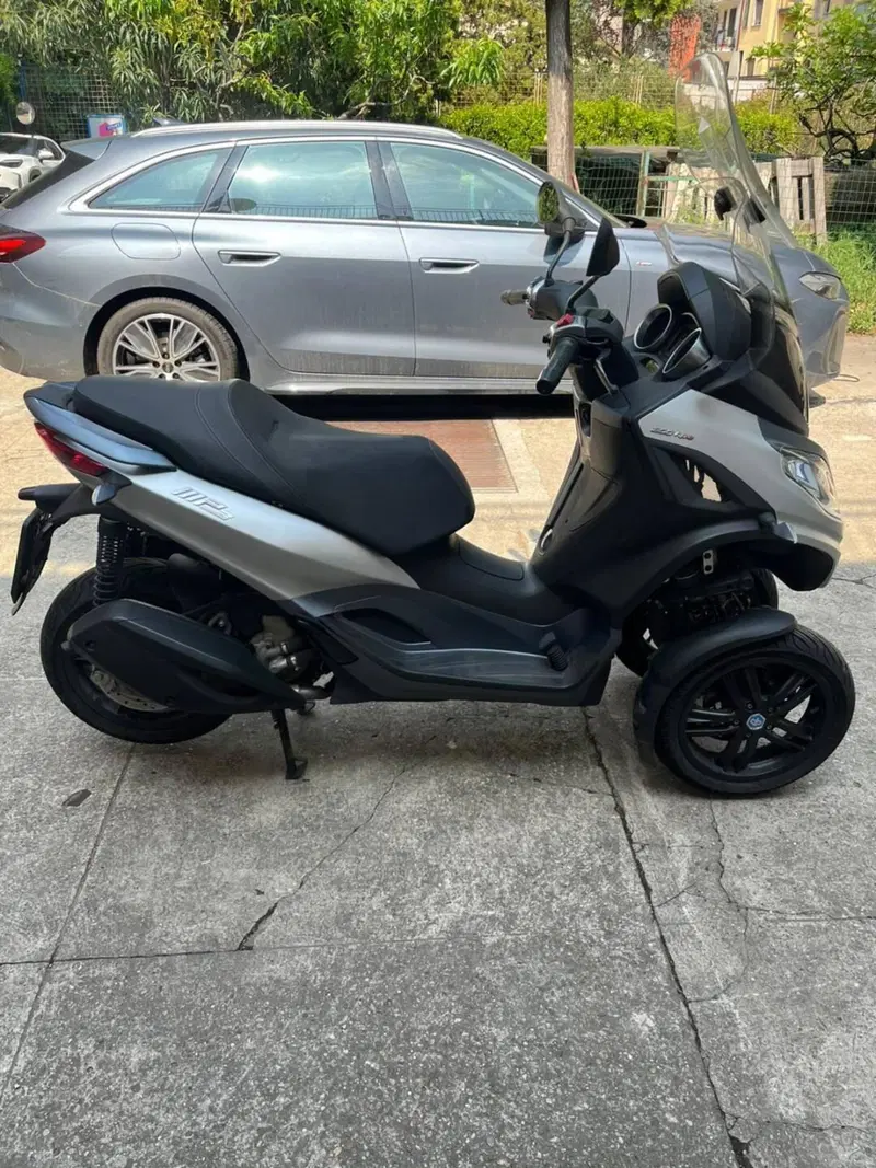 Piaggio MP3 300 ABS Hpe (2021 - 24) (2)
