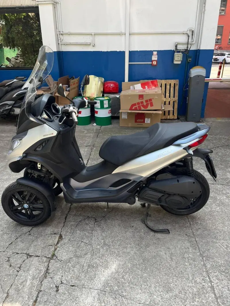 Piaggio MP3 300 ABS Hpe (2021 - 24) (4)