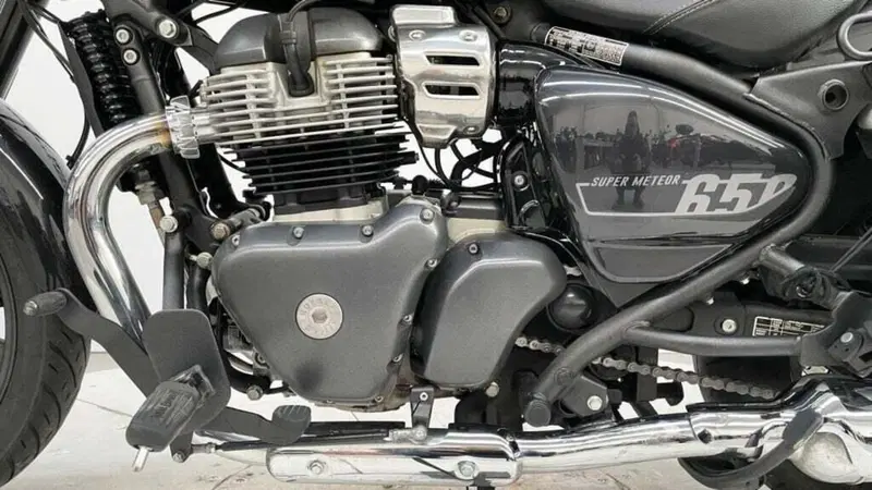 Royal Enfield Super Meteor 650 (2023 - 26) (4)
