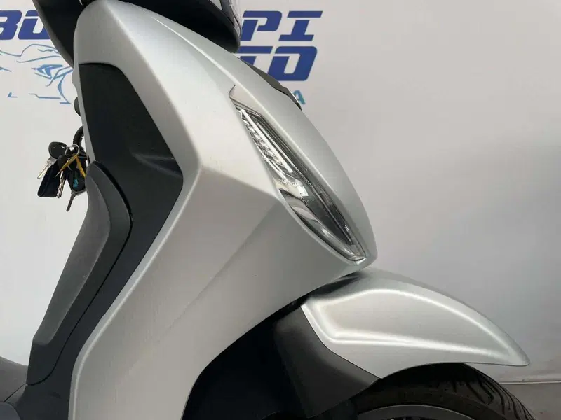 Piaggio Beverly 300 S ABS-ASR (2021 - 25) (4)