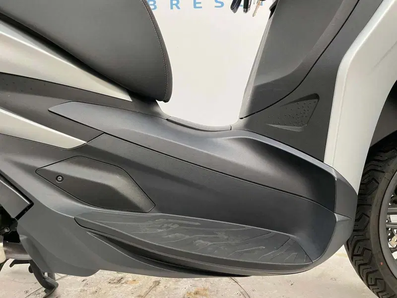 Piaggio Beverly 300 S ABS-ASR (2021 - 25) (9)