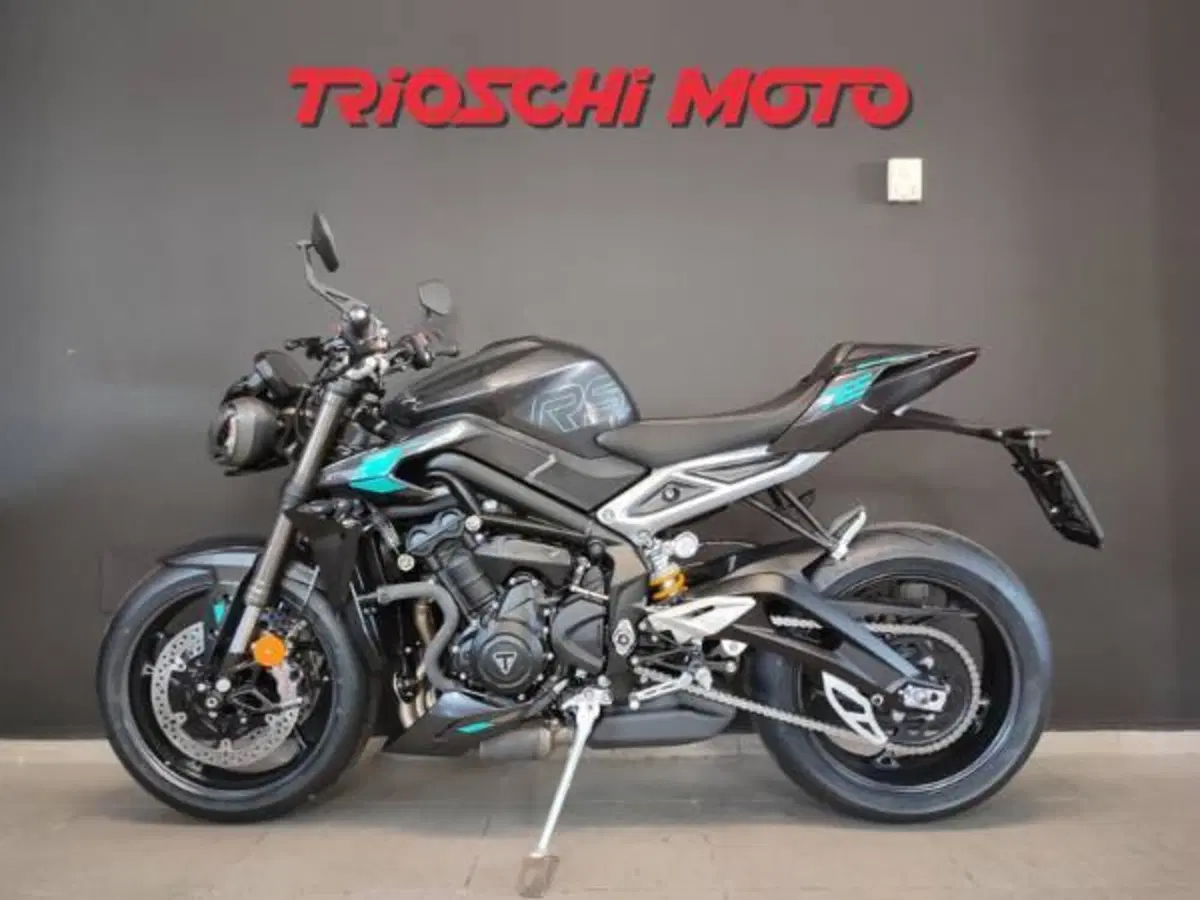 Triumph Street Triple 765 RS (2023 - 26) (2)