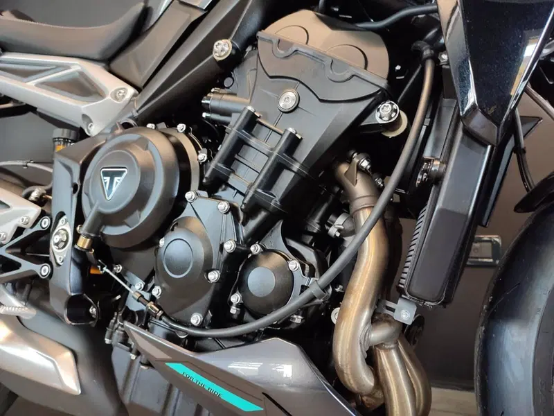 Triumph Street Triple 765 RS (2023 - 26) (3)