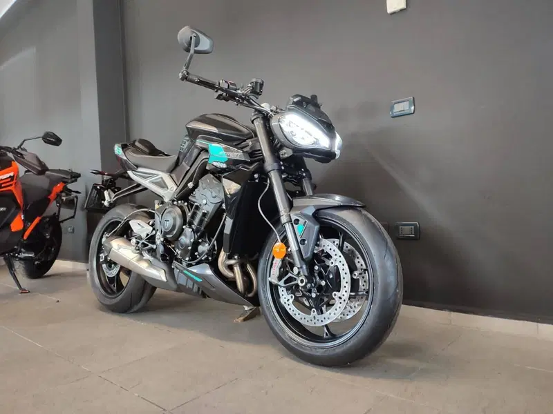 Triumph Street Triple 765 RS (2023 - 26) (4)