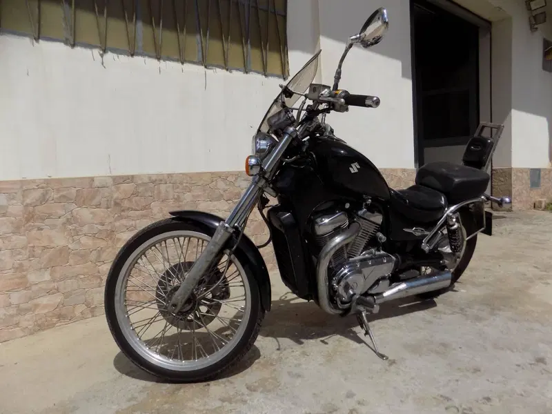 Suzuki VS 600 GL Intruder (1995 - 96) (4)
